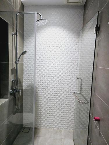 Un baño de Quill Residence Kuala Lumpur by PN