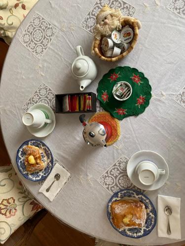 ナポリにあるB&b la stufaの円卓