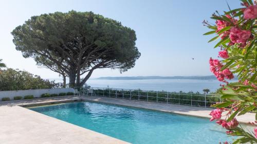 JAMES FCD94 - superb vintage design luxury villa with pool & St Maxime sea view