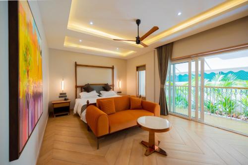 Postel nebo postele na pokoji v ubytování The Passport Hotel