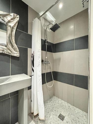 Cannes Two bedrooms and Two bathrooms - 20LM