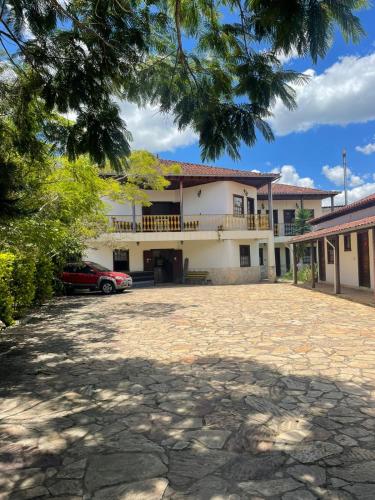 Το κτήριο όπου στεγάζεται  το πανδοχείο