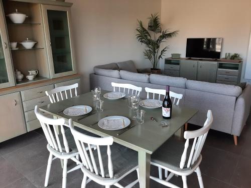 Televiisor ja/või meelelahutuskeskus majutusasutuses Driemaster