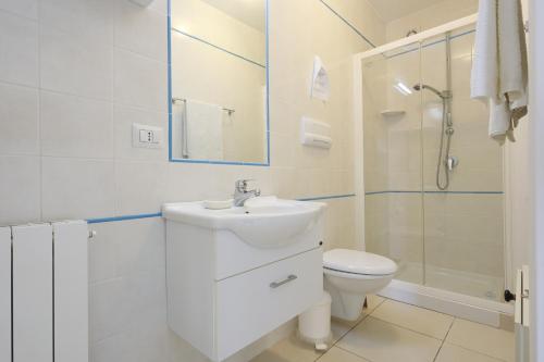 Et badeværelse på Villa Paolo con piscina privata