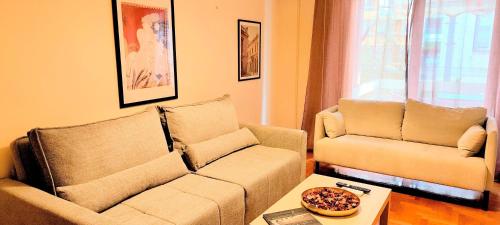 Grand apartment in Acropolis museum