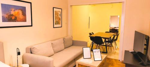Grand apartment in Acropolis museum