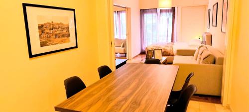 Grand apartment in Acropolis museum
