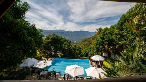 Γενική θέα στο βουνό ή θέα στο βουνό από  αυτό το κάμπινγκ