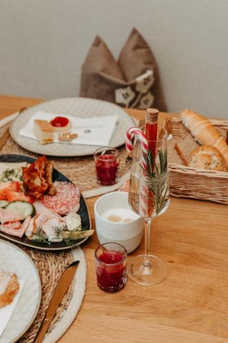 Jídlo v hotelu nebo okolí