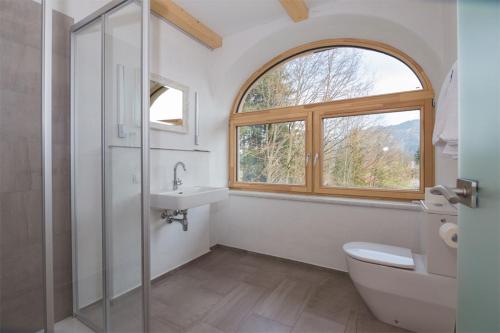 Vannituba majutusasutuses Gasthof Stimmersee