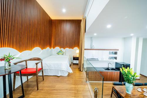 Kuchyň nebo kuchyňský kout v ubytování Villahanhphuc - bể bơi - Trung tâm Bãi Cháy