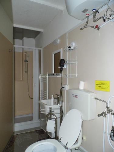 Ένα μπάνιο στο Suite 7