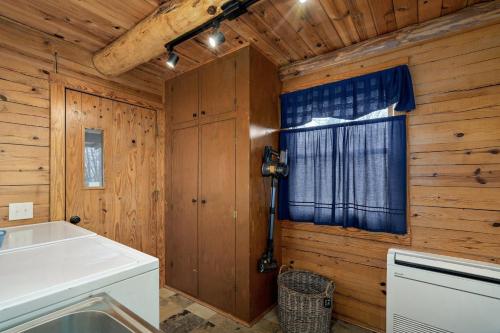 Ένα μπάνιο στο The Big Cabin