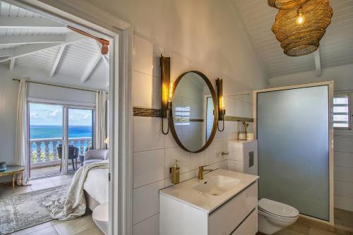 Ένα μπάνιο στο Hidden Pearl Luxurious oceanview villa