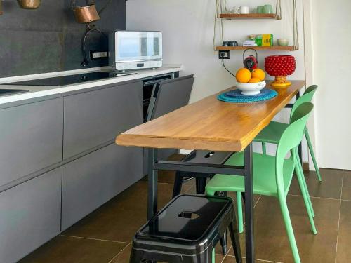 Una cocina o cocineta en Panoramic Villa In Madonie Natural Park