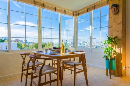 El Faro Denia • Puerto • Primera línea de Playa