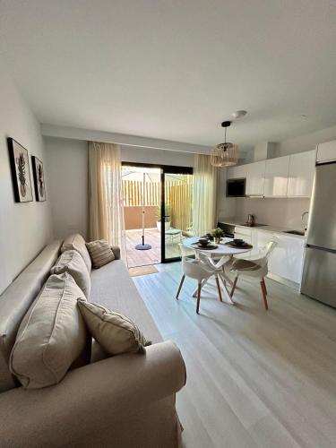 New and cozy apartment next to the beach