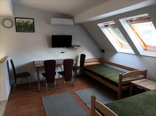 TV/trung tâm giải trí tại Katera