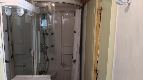 Ένα μπάνιο στο Appartement confortable à La Bresse avec terrasse