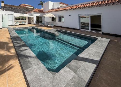 Exklusive Villa mit beheiztem Pool in Costa Adeje