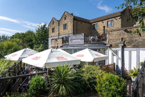 Το κτήριο όπου στεγάζεται  το πανδοχείο