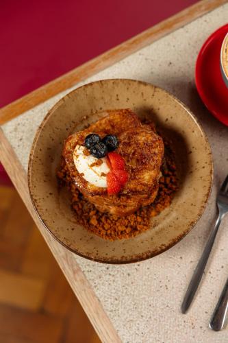 Jídlo v hostelu nebo okolí