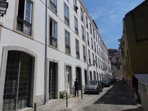 Bairro Alto 3 Bedroom Patio Flat!
