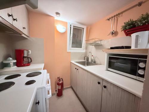 Stylish City Apartment Next to Athens Sights