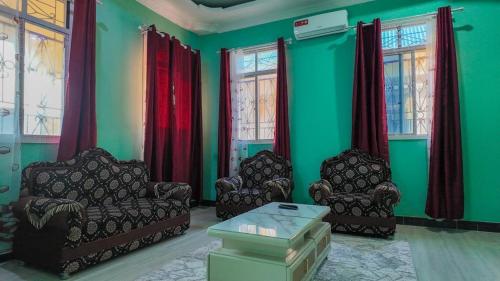 Χώρος καθιστικού στο Faida general enterprises