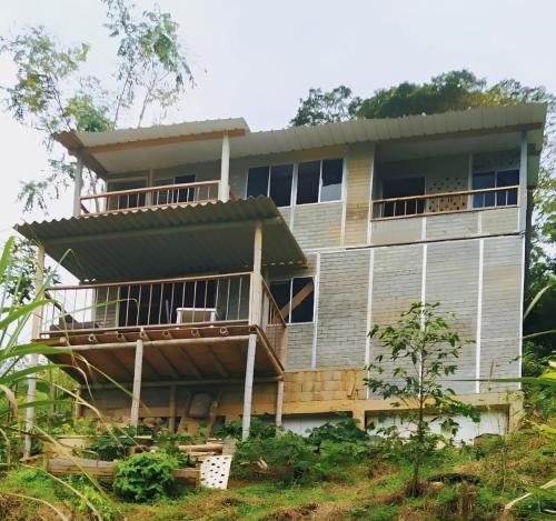 Tòa nhà nơi nhà nghỉ dưỡng tọa lạc