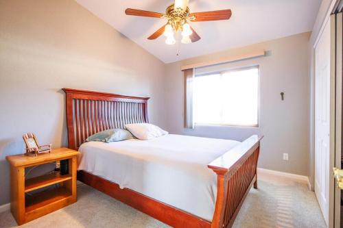 Ένα ή περισσότερα κρεβάτια σε δωμάτιο στο Peaceful CENTRAL Retreat