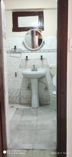 Ένα μπάνιο στο Kailash Guest House