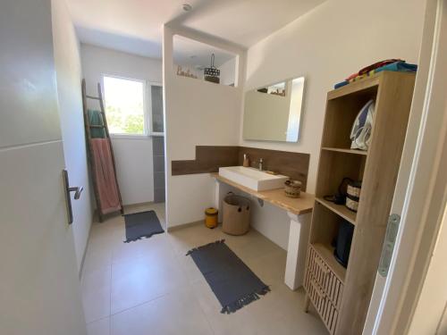 Ένα μπάνιο στο L'ô-De-Là