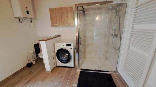 Fotografie z fotogalerie ubytování Studio confortable avec jardin v destinaci Sorges