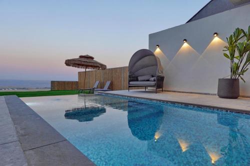 Villa Circle