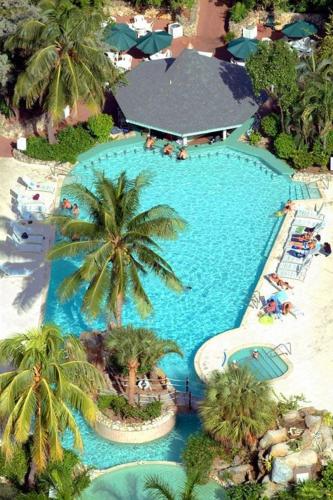 Beautiful Modern Condo on 7 Mile Beach