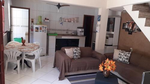 Η κουζίνα ή μικρή κουζίνα στο Casa em Rio das Ostras