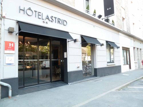 un magasin australien d'hôtel dans une rue de la ville dans l'établissement Astrid Hotel, à Rennes
