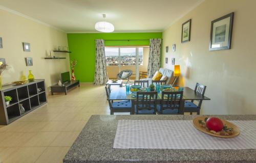 Afbeelding uit fotogalerij van B44 - Alto do Quintao Central Apartment in Portimão