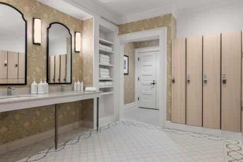 Et badeværelse på The Lake Estate on Winnisquam