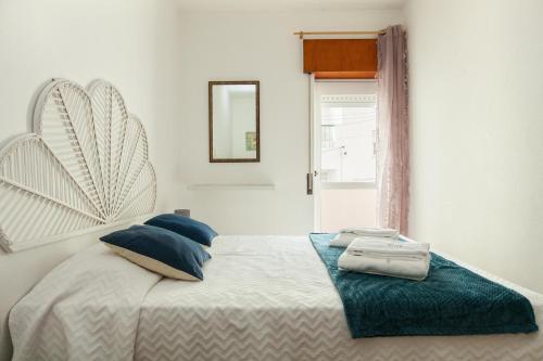 Ένα ή περισσότερα κρεβάτια σε δωμάτιο στο B22 - Rising Sun 2 Bed Flat