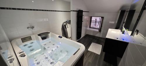 Ένα μπάνιο στο Gîte Le Fortunio