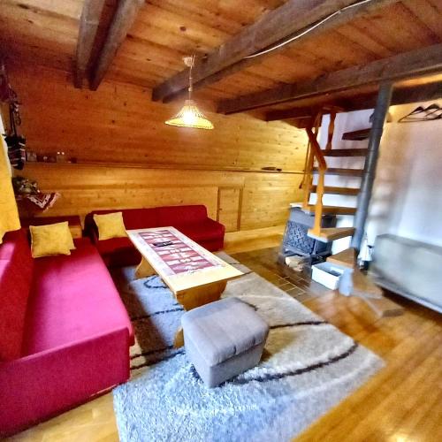 Khu vực ghế ngồi tại Vikendica Zora Jahorina