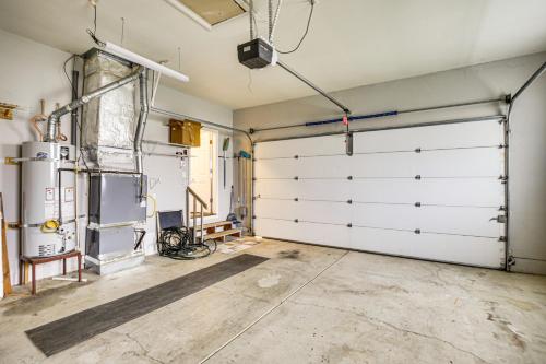 Φωτογραφία από το άλμπουμ του 3 Mi to Dtwn Salem Cozy Gem with Sunroom! σε Eola