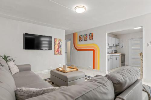Family-Friendly Home for 5 Near Airport & Beaches