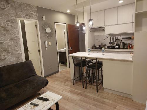 Kuchyň nebo kuchyňský kout v ubytování Apartamento Muy céntrico Próximo a Franquicias