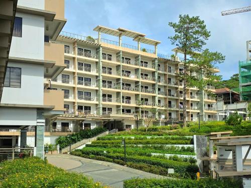 Το κτήριο όπου στεγάζεται  το ξενοδοχείο διαμερισμάτων