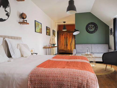 Ένα ή περισσότερα κρεβάτια σε δωμάτιο στο La Récréation - Le Charme d'une école pour 18 personnes