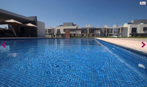 Hồ bơi trong/gần Modern house with garden and pool