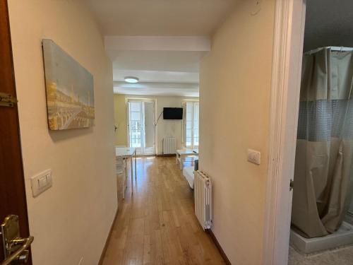 an empty room with a hallway with a hallway at SP 43 Vut in Lugo